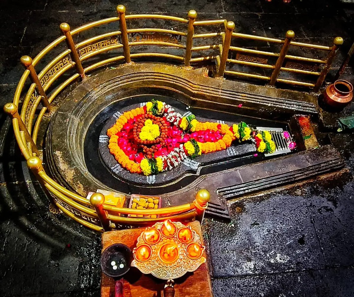 BabaBadevranath's tweet photo. श्री भीमाशंकर ज्योतिर्लिंग मंगला आरती श्रृंगार | 03.10.2026 https://t.co/qSnhBu3qxi