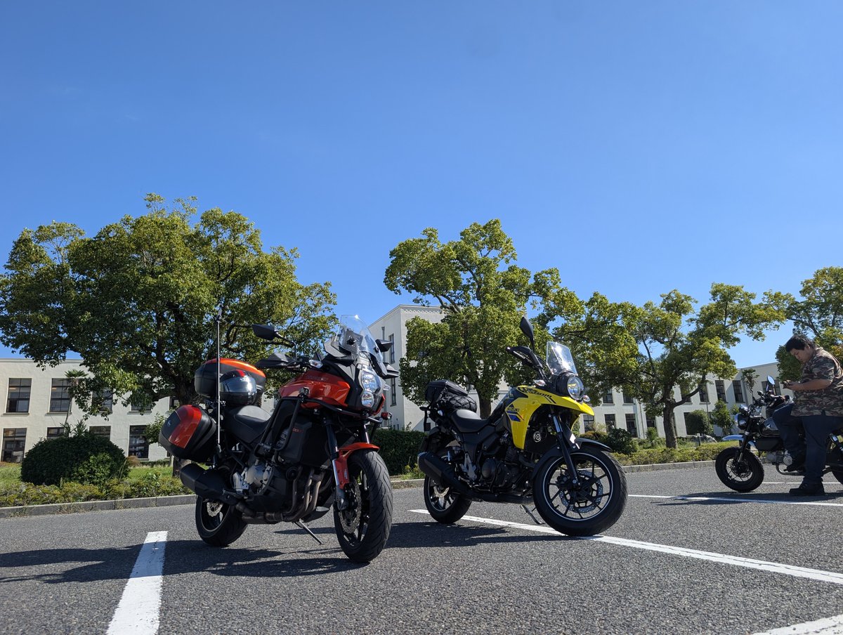 todayama_'s tweet photo. 友と琵琶湖御当地ラリーに参加中

今日は彦根城で終わり⋯
待て！明日！
#CBTR https://t.co/2477POIN1x