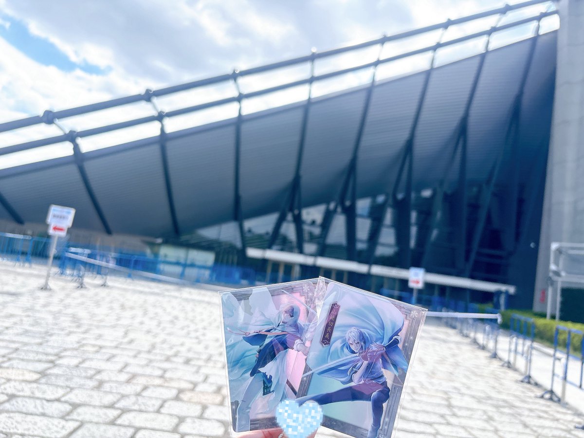kira_0113's tweet photo. 刀ブレ昼公演参加してきました⛸️めちゃめちゃ良かった＆面白かった〜！夜も参戦するんですが昼と違うブロックの座席なので楽しみ✨
公演前にばんびたんにも会えてℋ𝒶𝓅𝓅𝓎 https://t.co/cwi6RvnCEJ