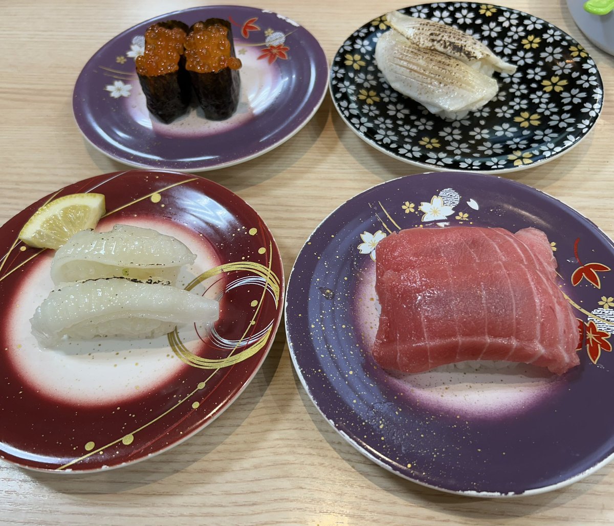 ysSyunpi's tweet photo. エースバーン、KP、お寿司。 https://t.co/nDU5W5Tp70