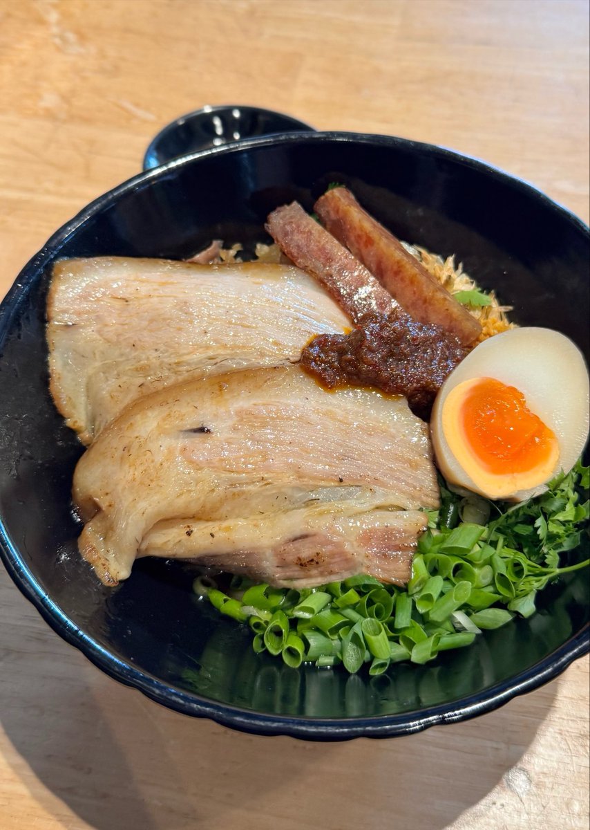youarewhatuluv's tweet photo. แล้วเวิ้งนั้น ของกินเยอะมากก
ไปบ่อยแต่ไม่ได้ถ่ายรูปไว้เลย😂
🍽️เหลายี่หลอด
🥤Smooties Factory ปั่นเนื้อแน่นมากก
🥐sai artisan bakery
🥓มาดะ ปิ้งย่าง https://t.co/6mfc5Bhb27