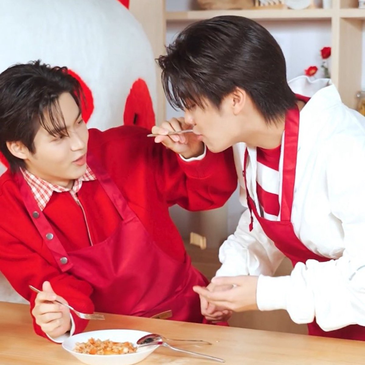 simbihnin04's tweet photo. look of love😊🫶

GOOD BOY SERIES Q18
#GoodBoySeries 
#lukeso_ #mickmetas #LukeMick https://t.co/ECa1mXxhW7