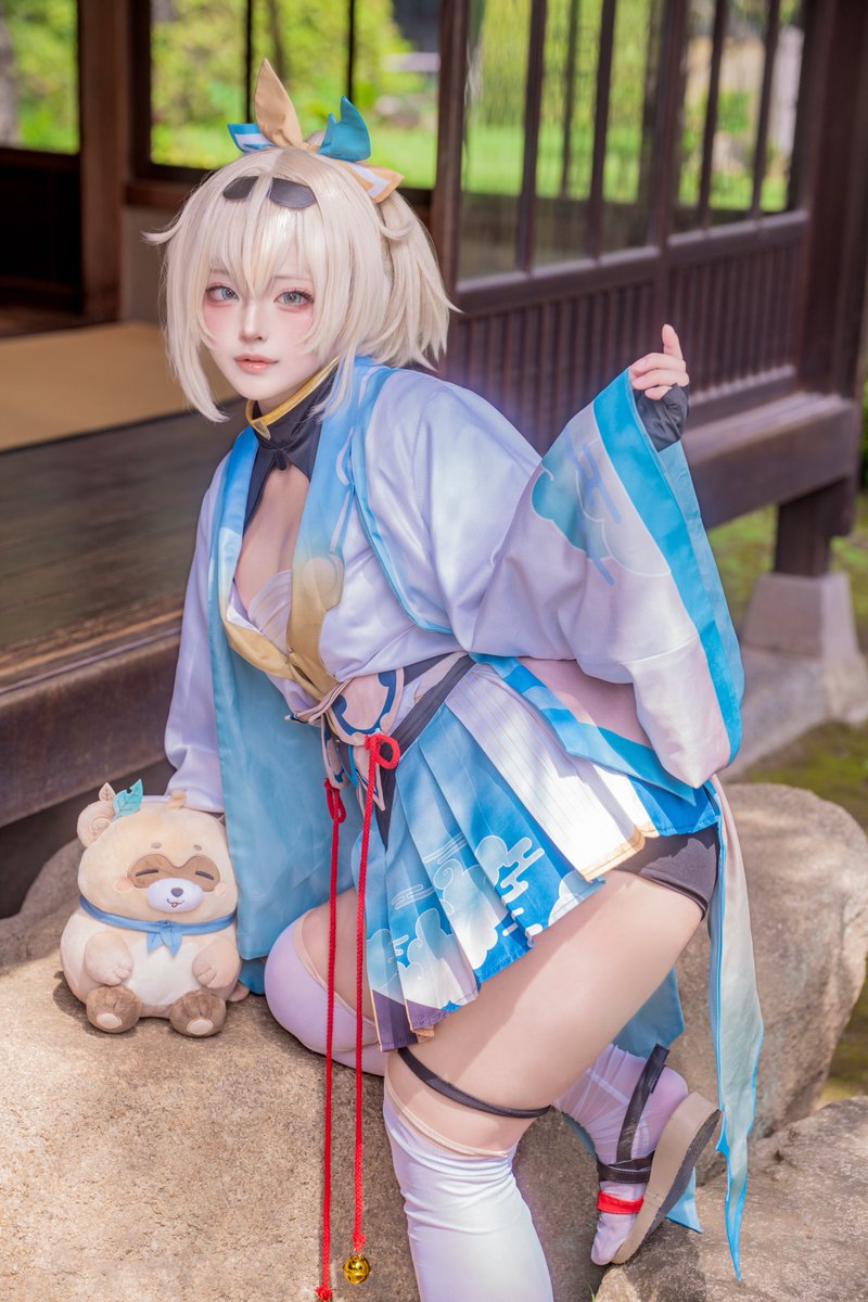 isa_girlcos's tweet photo. #ホロクル12th の表紙と裏表紙を公開♡🍃 https://t.co/Eq030GYGhz