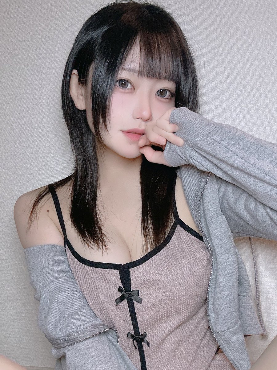 AMNmiya4646's tweet photo. 薄メイク🧏🏻‍♀️ https://t.co/6coulnV4qH