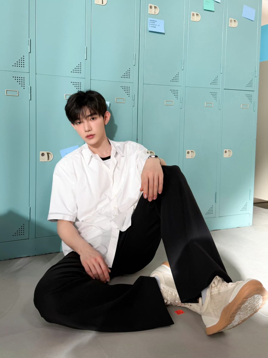 ZHANGHAOGLOBAL's tweet photo. [📸] 261003 — AND2BLE Weibo Update (1/3)

“🎹等你下课🩵”

🔗 https://t.co/7Si19ACUnf

#ZHANGHAO #장하오 #章昊 #ジャンハオ
#AND2BLE #앤더블 https://t.co/oYcEzxGAXH