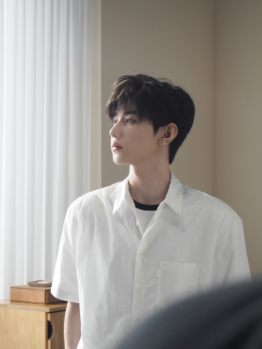 ZHANGHAOGLOBAL's tweet photo. [📸] 261003 — AND2BLE Weibo Update (1/3)

“🎹等你下课🩵”

🔗 https://t.co/7Si19ACUnf

#ZHANGHAO #장하오 #章昊 #ジャンハオ
#AND2BLE #앤더블 https://t.co/oYcEzxGAXH