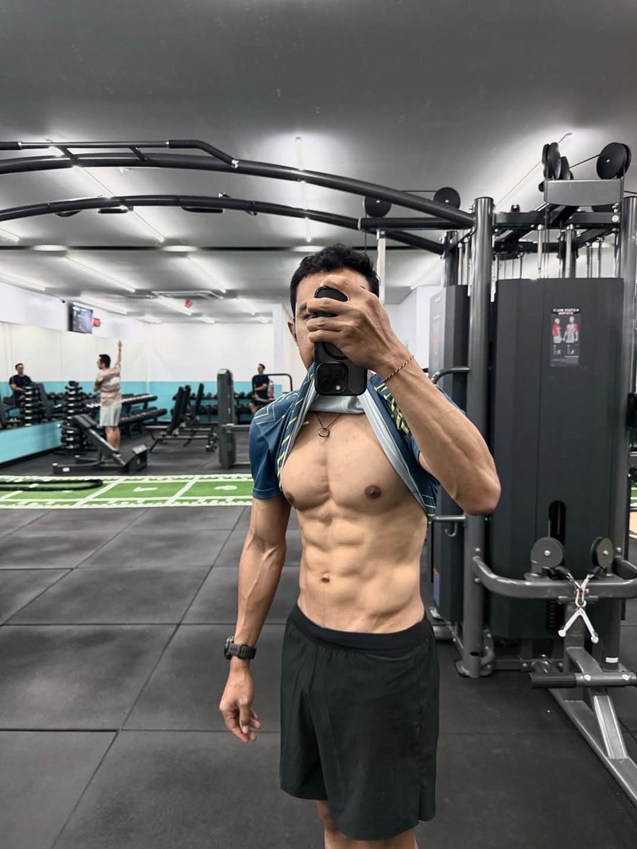 immsofyan's tweet photo. @overtingkers Hampir sama body fat 8% an juga ✊🏻 https://t.co/wn2ochrjAc