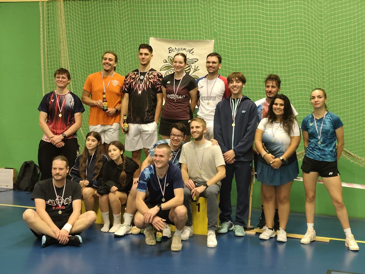 ABADCF's tweet photo. Maria et Florian ont fait une longue route vendredi soir pour participer au 2è Pasta BaD de Saulnes.

Merci aux bénévoles du Saulnes Badminton Club pour l'accueil ! https://t.co/GFQLqnN7j5