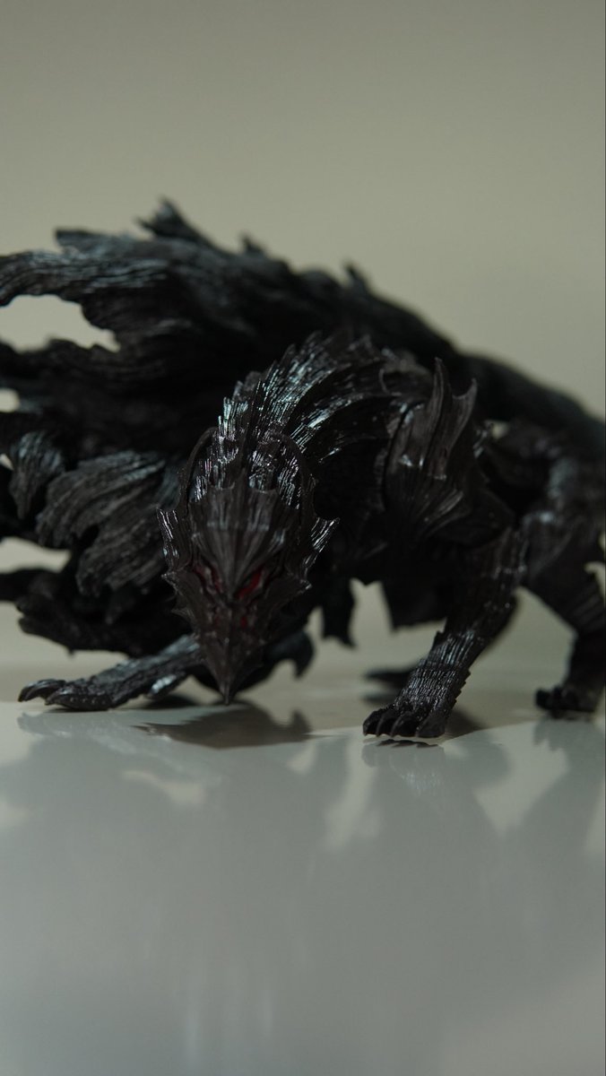 perunekomata's tweet photo. 一番くじ　ベルセルク　宿命の双極
D賞　夢の獣の開封レビュー動画となります。
夢の獣こいつはすげぇですよ
なかなかボリューミー

 https://t.co/iwx07hV1I9 https://t.co/meoJaSV6QW