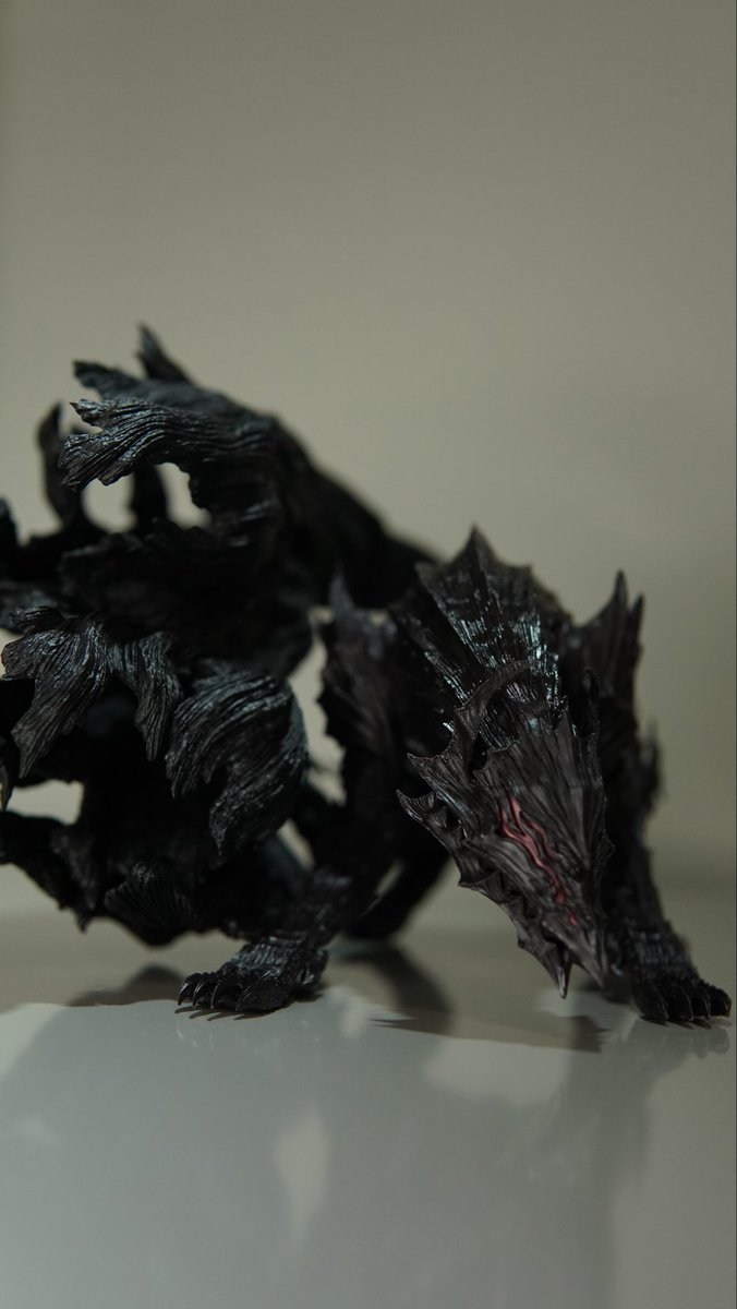 perunekomata's tweet photo. 一番くじ　ベルセルク　宿命の双極
D賞　夢の獣の開封レビュー動画となります。
夢の獣こいつはすげぇですよ
なかなかボリューミー

 https://t.co/iwx07hV1I9 https://t.co/meoJaSV6QW