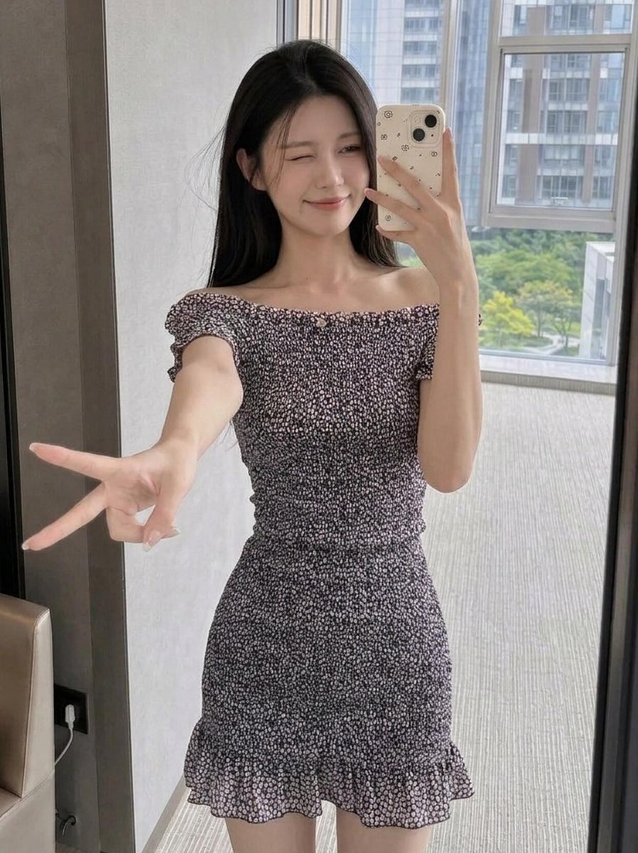 Matyas1744565's tweet photo. 95后｜已婚｜老师 🎀
无不良嗜好，性格温和，思想开放，平时看起来挺安静，其实有不少小众爱好，真心希望在这里遇到一个聊得来的搭子。
#老师 #反差 #新人 https://t.co/l8VOCWCVHa