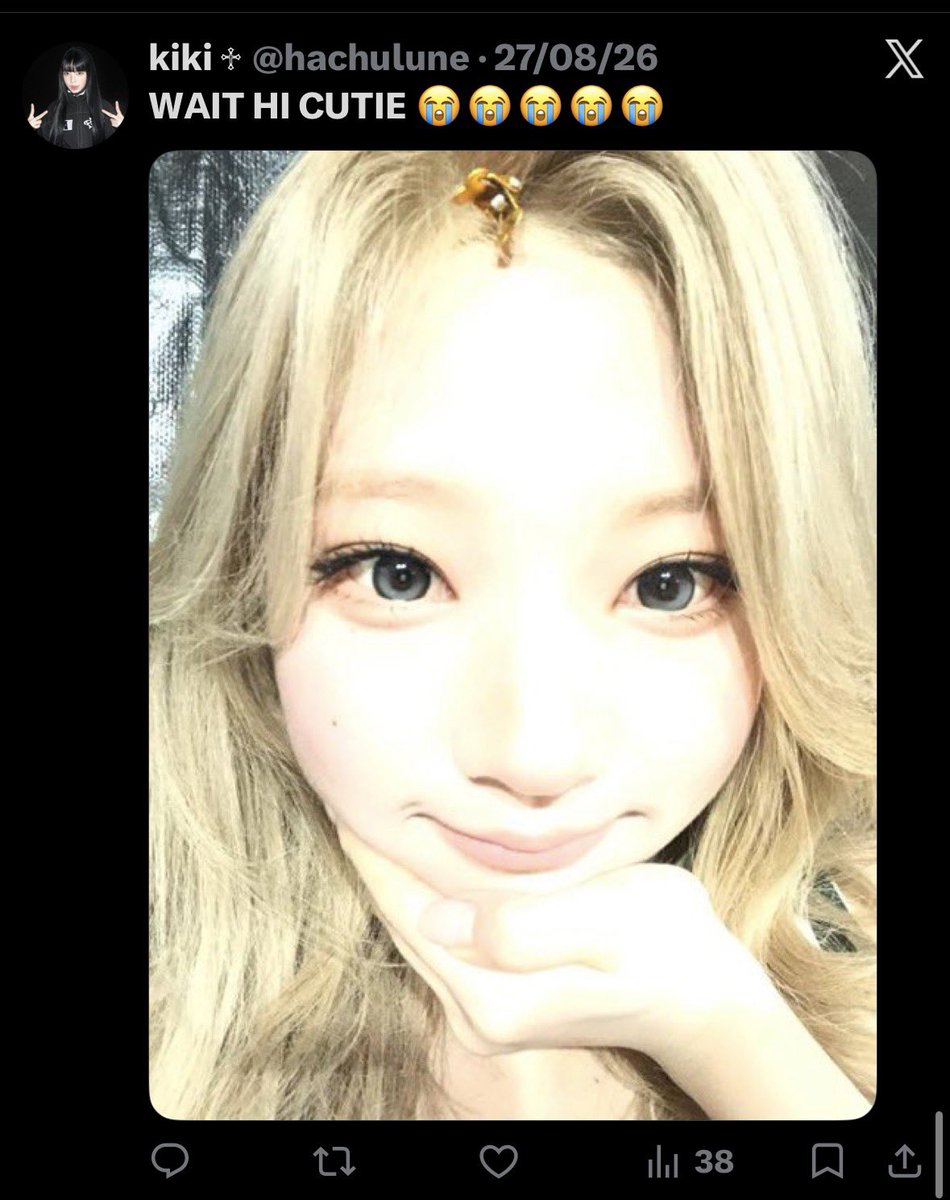 hachulune's tweet photo. the difference in how I post about my 2 biases https://t.co/GQjHJlHWMj