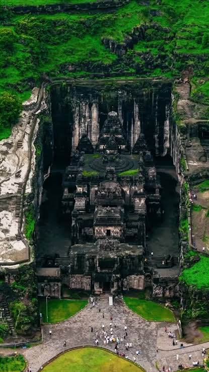 RahulDewanV2's tweet photo. Hindus of this Civilization carved a mountain down to a multi-storied temple complex. Brahmins were not chipping Volcanic Basalt over 200 years. All Varnas worked for this… possibly mostly Shudra. They were probably rich and master craftsmen and well educated in Sciences or their craft. No society can produce such excellence where 30-%-40% of population is oppressed. There is no worse story to tell the Shudra community for their self-confidence than that they kept taking oppression from 15% of population for 2000 years. #SCSTAct #Ambedkar