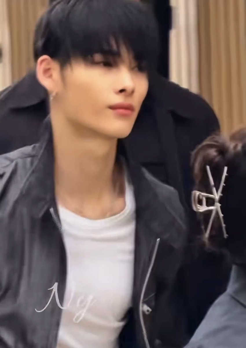 onenabnk's tweet photo. he is so pretty and it's pissing me off https://t.co/PIAyTJ2vmT