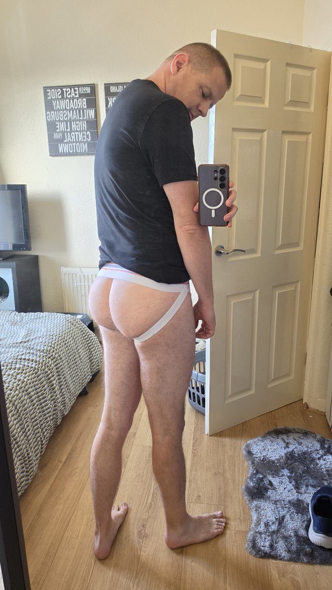 ANaughtyOne tweet picture