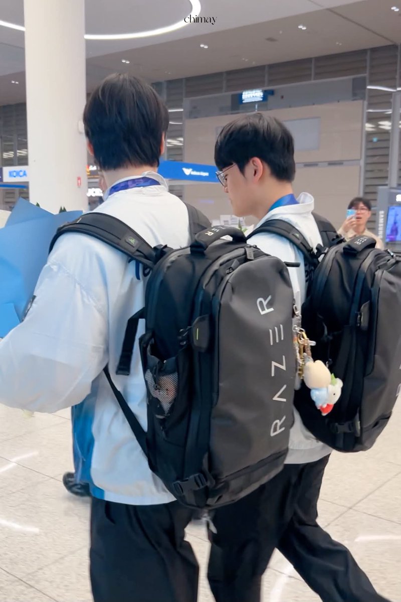 Zkys_Mori's tweet photo. 🐻🦖 https://t.co/8TIdTJgy6C