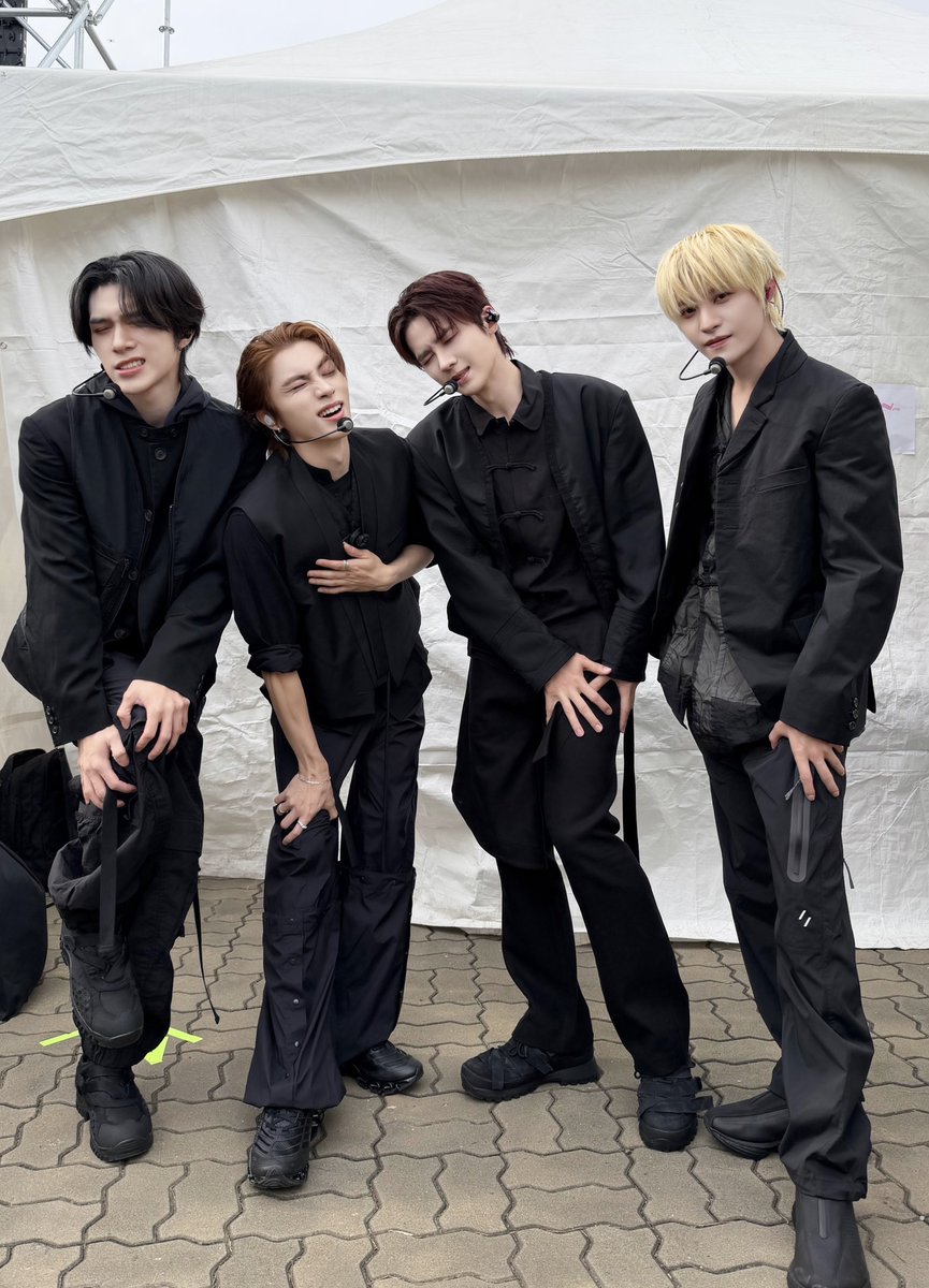 WayV_official's tweet photo. WayV at SMTOWN RUN CLUB 26 🏃

#WayV #威神V 
#SMTOWNRUNCLUB
#SMTOWNRUNCLUB26 https://t.co/UyQ1J2OukZ