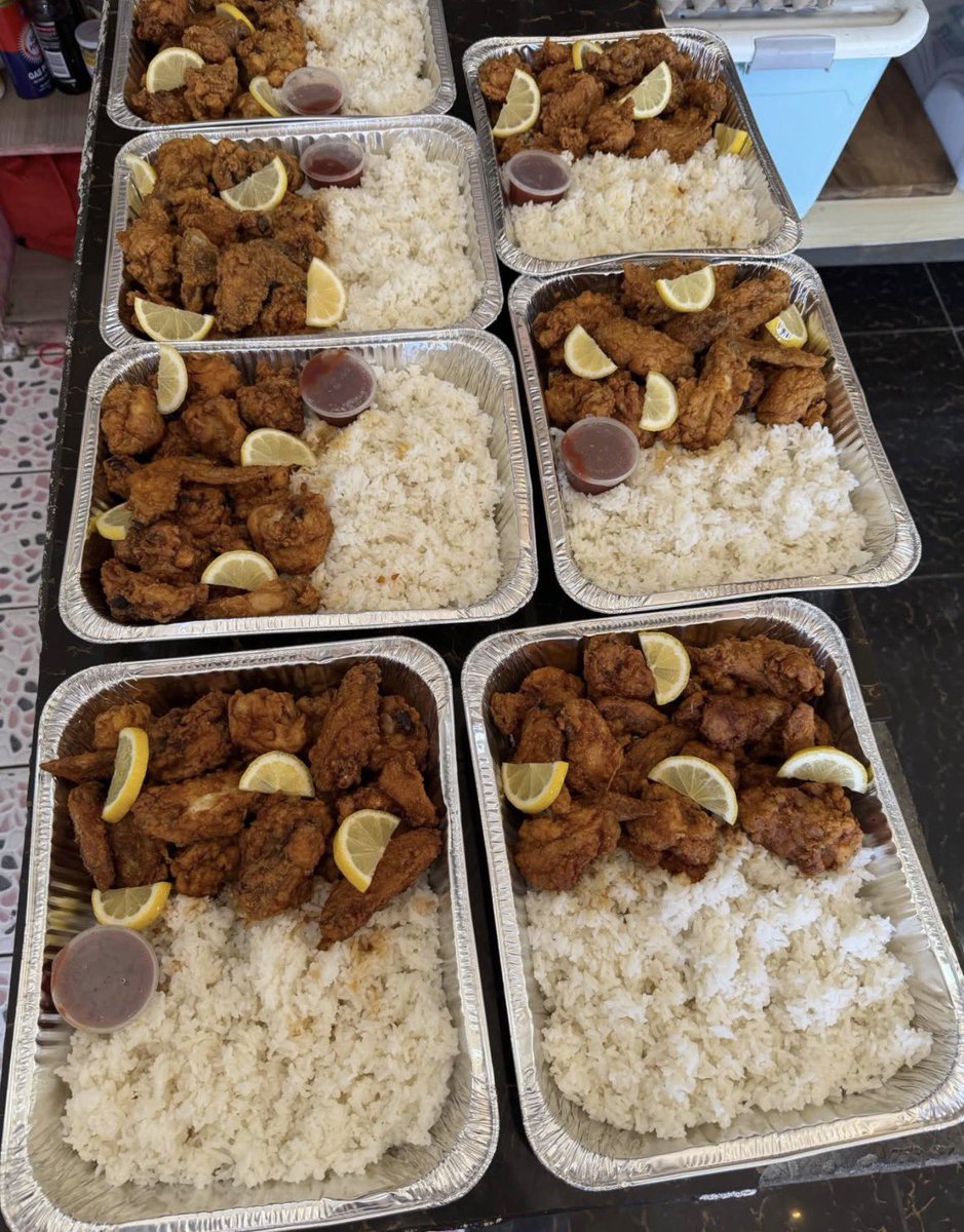 nauru_japan's tweet photo. 日本よ、これがナウル弁当だ！！ https://t.co/YHgF0m4lb1