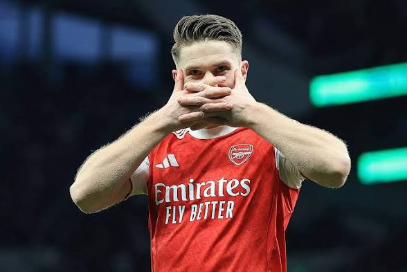 UnitedEra001's tweet photo. I genuinely think Arteta is ruining Gyokeres 🤔

Why is Mikel Arteta benching him for Havertz 🤷 https://t.co/U0zyCWhEOq