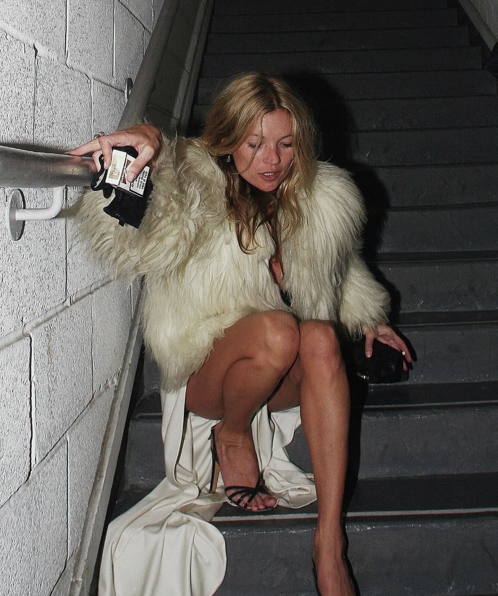 plsdrunktextme's tweet photo. Kate moss is my inspo in everything https://t.co/I68ogsrAtY