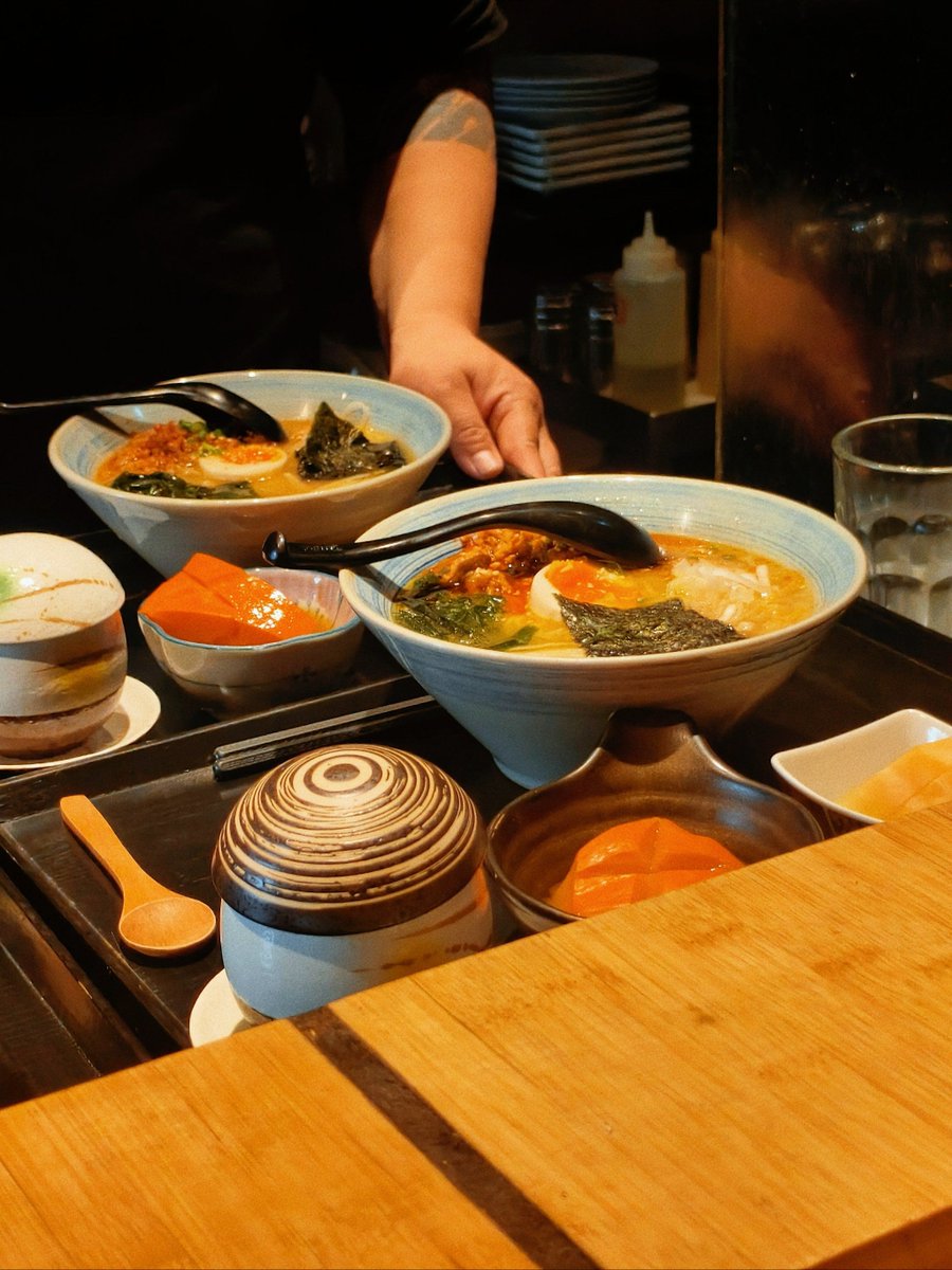 OmegaBisonepfk's tweet photo. [Late night bites: a warm bowl of tonkotsu ramen and a steamy onsen egg, ready to chase away the chill of the city’s quiet midnight streets. ]， https://t.co/DnzDhnWwH5