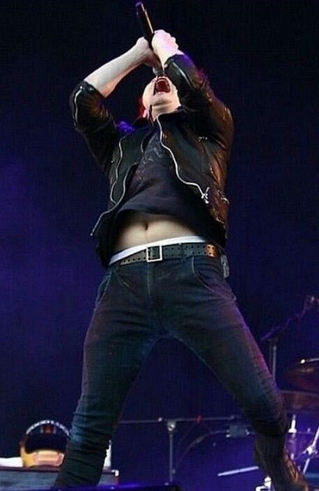 meowing_deer's tweet photo. ok i'm sorry i AM a pervert and i do enjoy these types of photos 😢😢 https://t.co/fUts6pC1gJ
