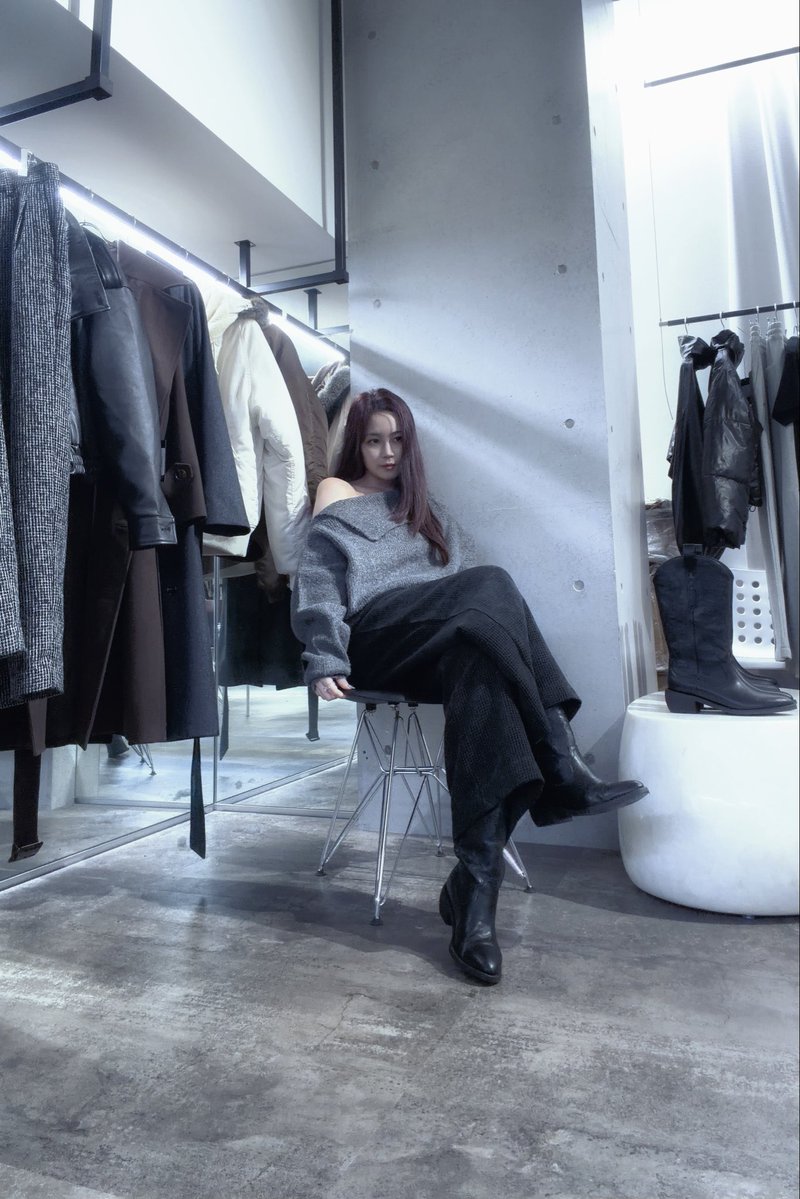 rei__official_'s tweet photo. オフショルニットやレザージャケット
自信作たち。
@Luamoda1994 https://t.co/eomSr5HQhb