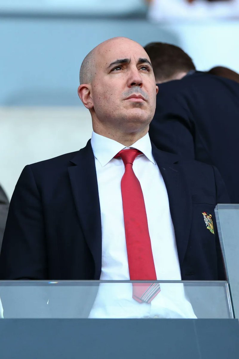PamelaNjoku2's tweet photo. This man is supposed to go down with Man city btw https://t.co/CVqg4LVTmu
