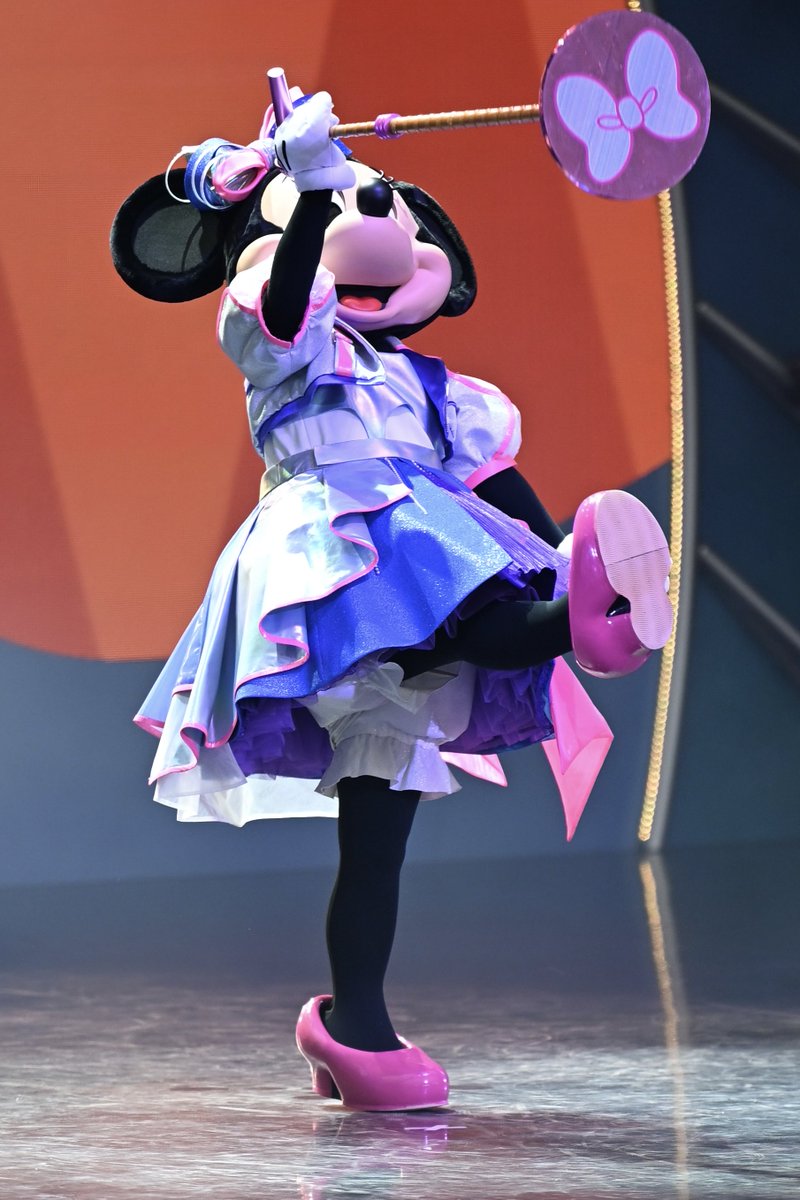 mmlove32's tweet photo. マイクスタンドの裏まで可愛すぎる🤣🎀 https://t.co/rC4EnaBik1