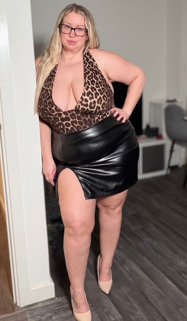 bexmonroee's tweet photo. Rate the fit, 1–10 😍 https://t.co/gYoLlQmP7e