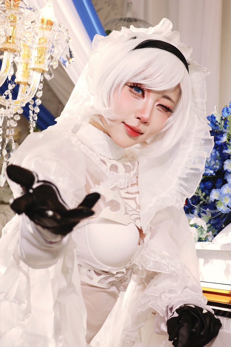 RInvoker_0604's tweet photo. Character: 2B Bride(NieR: Automata)
Cosmodel: KIM YEONJI 김연지 
X ：@Carmineee__  
Ins：@carmineee__ 
Shooting Location: Shanghai, China
Date：2026.09.27

Light and Shadow, Blade and Flower. 
🤍🤍🤍

#YEONJI김연지 #2B #NieR #cosplay #coserㅤㅤㅤㅤㅤ https://t.co/f5hyebxm22