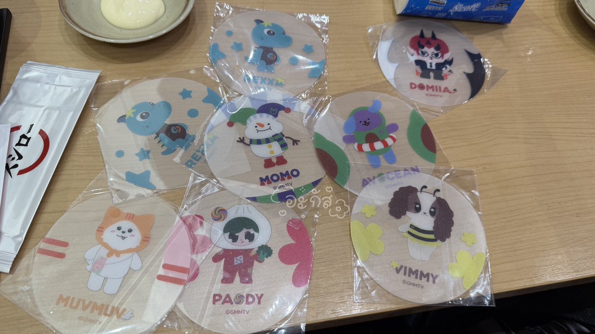_augusttea's tweet photo. WTS 

ที่รองแก้ว ชิ้นละ 30.-
โปสการ์ด ใบละ 50.- 

📍นัดรับ F2F ตอนนี้ DM ได้เลยค่ะ

#ตลาดนัดGMM 
#GMMTVFANIVAL2026HappyFamily https://t.co/yMpJkJZkQJ