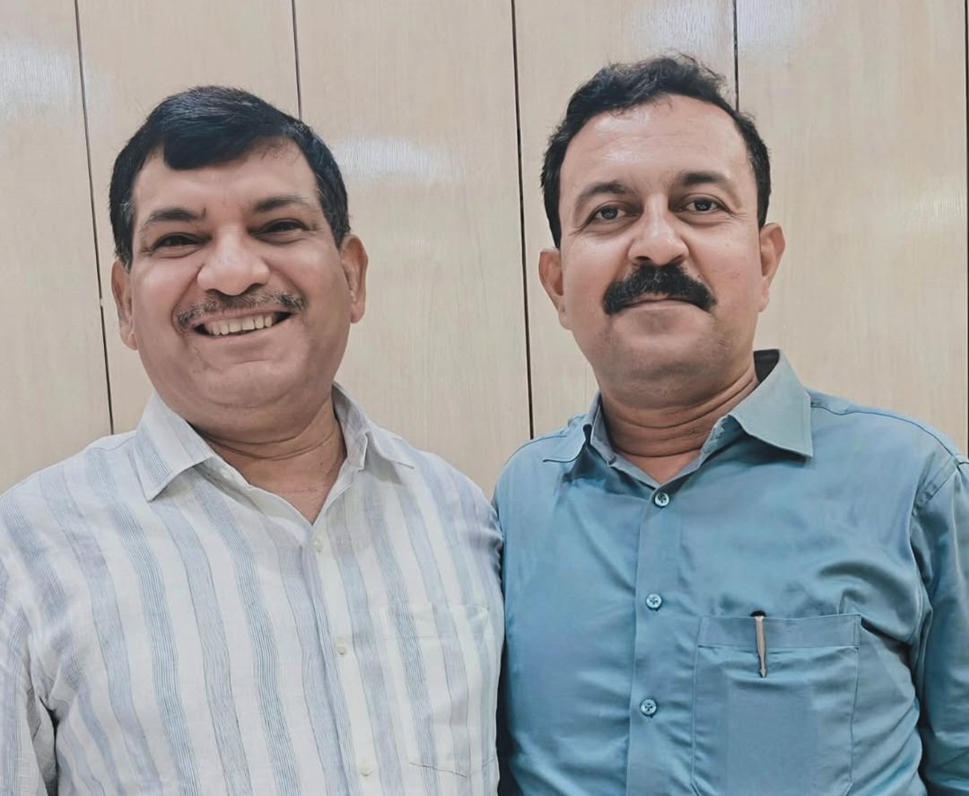 AhteshamFIN's tweet photo. #IAS नीरज शुक्ला 2012 #MD PCF बनाये गये !! 📨 https://t.co/Q7JSkugQsZ