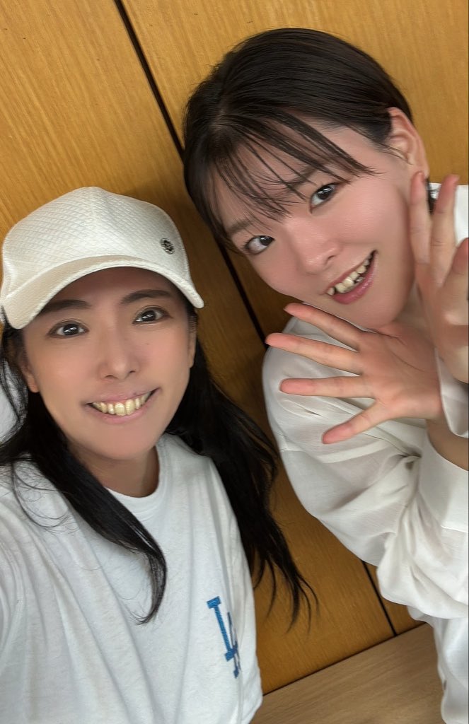 Haruna_54's tweet photo. めぐが会いにきてくれました✨✨✨
嬉しすぎたー☺️❣️❣️久しぶり！！
もう英語ペラペラみたいよ、かっこいい‼️

どこから撮っても家感すごいカフェでw
あったかい烏龍茶をいただいていっぱい喋ってきた☺️
たのしかった、ありがとう😊 https://t.co/qm9B0hFuUw