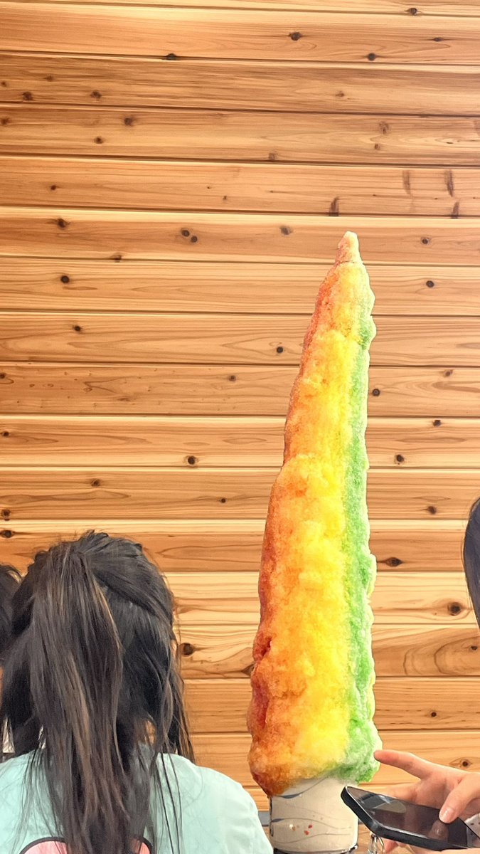 ramuvich's tweet photo. 百姓うどん行って来た
うどん美味しかった
例の🍧かき氷🌈🍧頼んで6人じゃ食べきれなかった　残りは持ち帰りに
#百姓うどん
#オモウマい店 https://t.co/3uWz5Y9jSd
