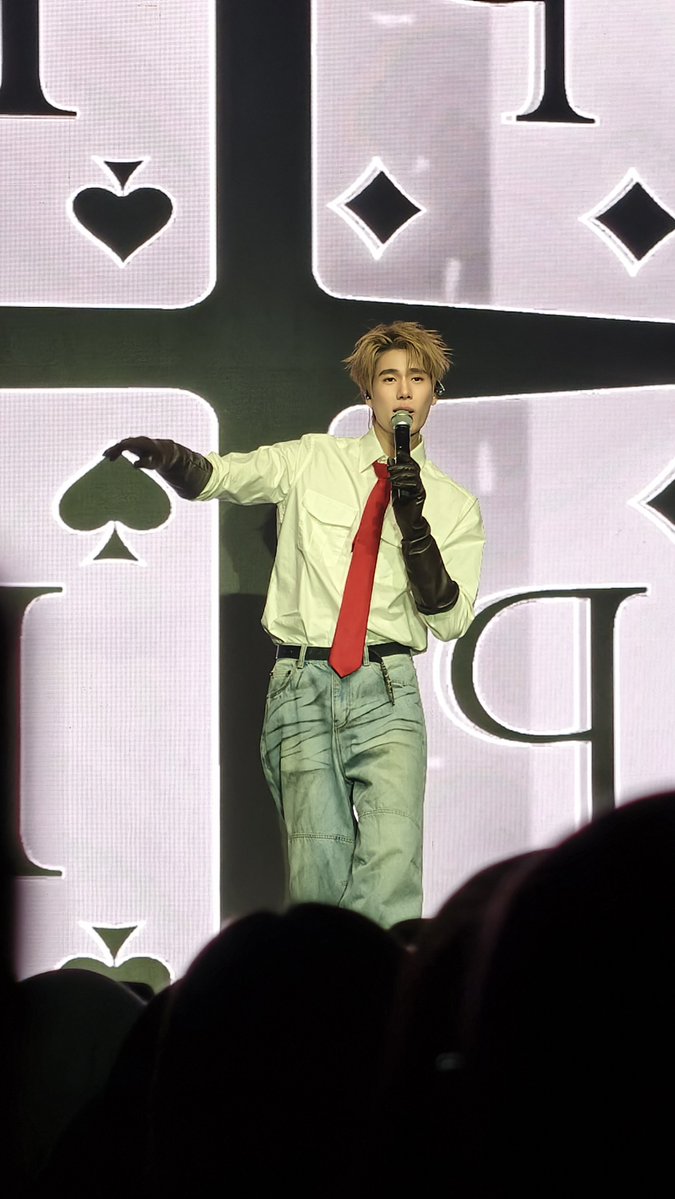 aprilastsunset's tweet photo. today he's P'TANG 😎

PHUWIN 1ST FANCON IDN

#2026Phuwin1stFanconinIndonesia https://t.co/qtdvGajkyE