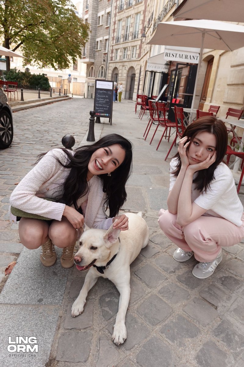 LingOrmCH3's tweet photo. น่ารักกันจุง 🥰

#LinglingKwong #OrmKornnaphat‌  #LingOrmDiorSummer27 #LingOrm 
#Dior #DiorSummer27 #PFW https://t.co/eN7zdCH2Qr