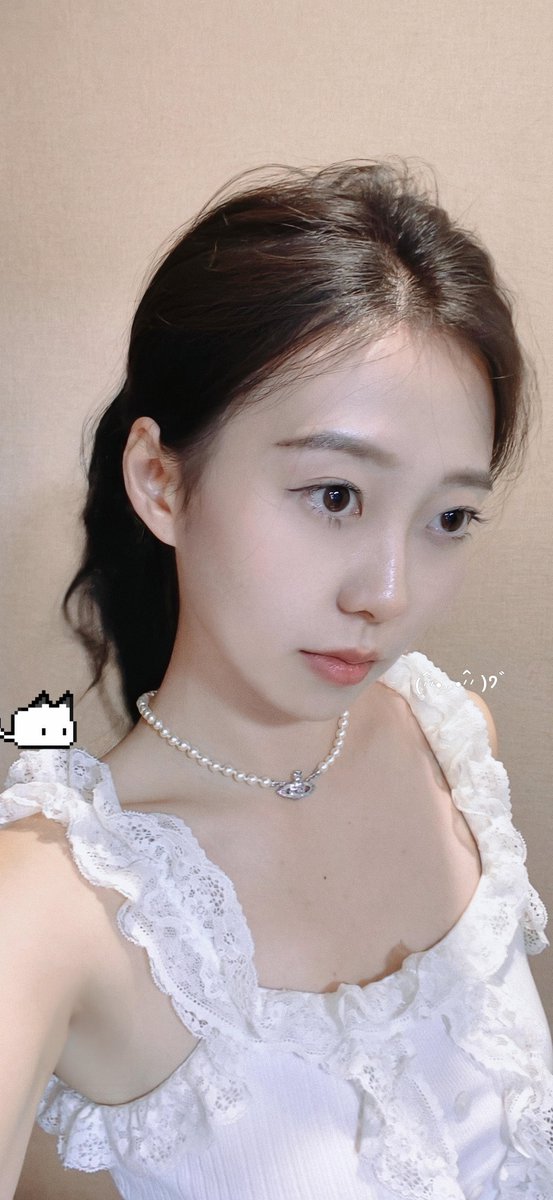 Petr1747504's tweet photo. 95后｜已婚｜老师 🎀
无不良嗜好，性格温和，思想开放，平时看起来挺安静，其实有不少小众爱好，真心希望在这里遇到一个聊得来的搭子。
#老师 #反差 #新人 https://t.co/SCLN8m0utF