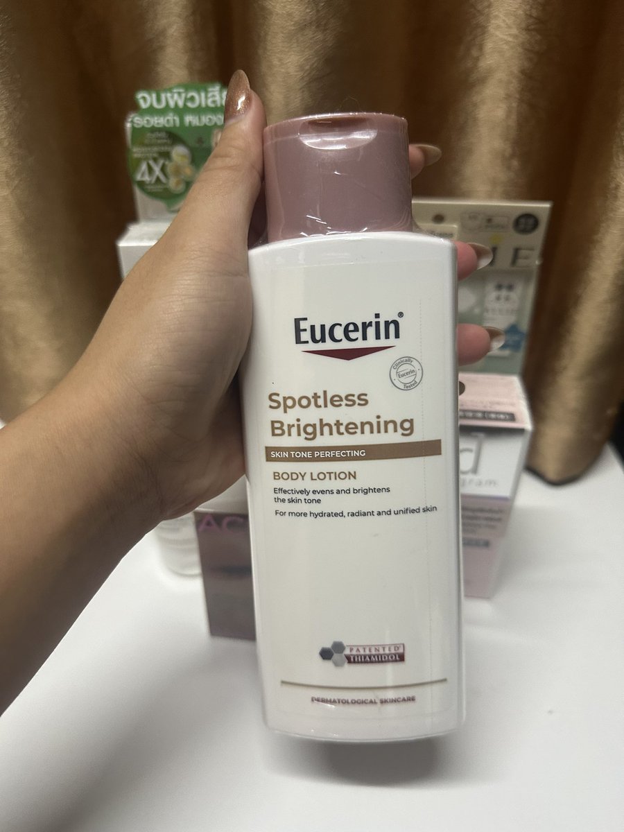 think2hand's tweet photo. ครีมทาผิวยูเซอรีน Eucerin spotless britening body lotion 250 ml
☘️ราคา 390฿

📮ค่าส่ง 40฿

#ส่งต่อสกินแคร์ #ส่งต่อครีม #ส่งต่อเซรั่ม #ส่งต่อสกค #Eucerin #พร้อมส่ง #ส่งต่อครีมทาผิว https://t.co/kTgJkRipyo