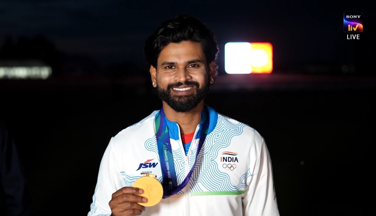 CricCrazyJohns's tweet photo. INDIAN CAPTAIN SHREYAS IYER WITH THE GOLD MEDAL 😍🥇 https://t.co/b1hxZb9WYs