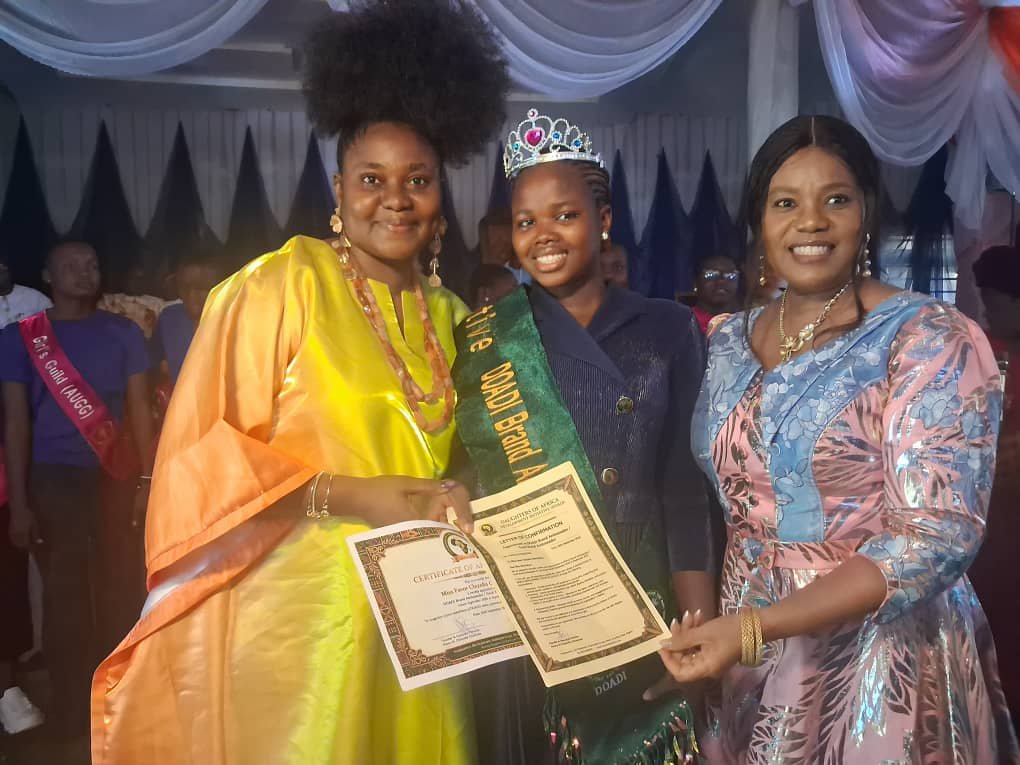 PrimetimeRepor1's tweet photo. Lolo Chukwuka Celebrates 5th DOADI Girl Child Convention, Inaugurates Akaboezem Uruagu Girls Guild https://t.co/rIs6esr0eU https://t.co/jpCdlQnlka