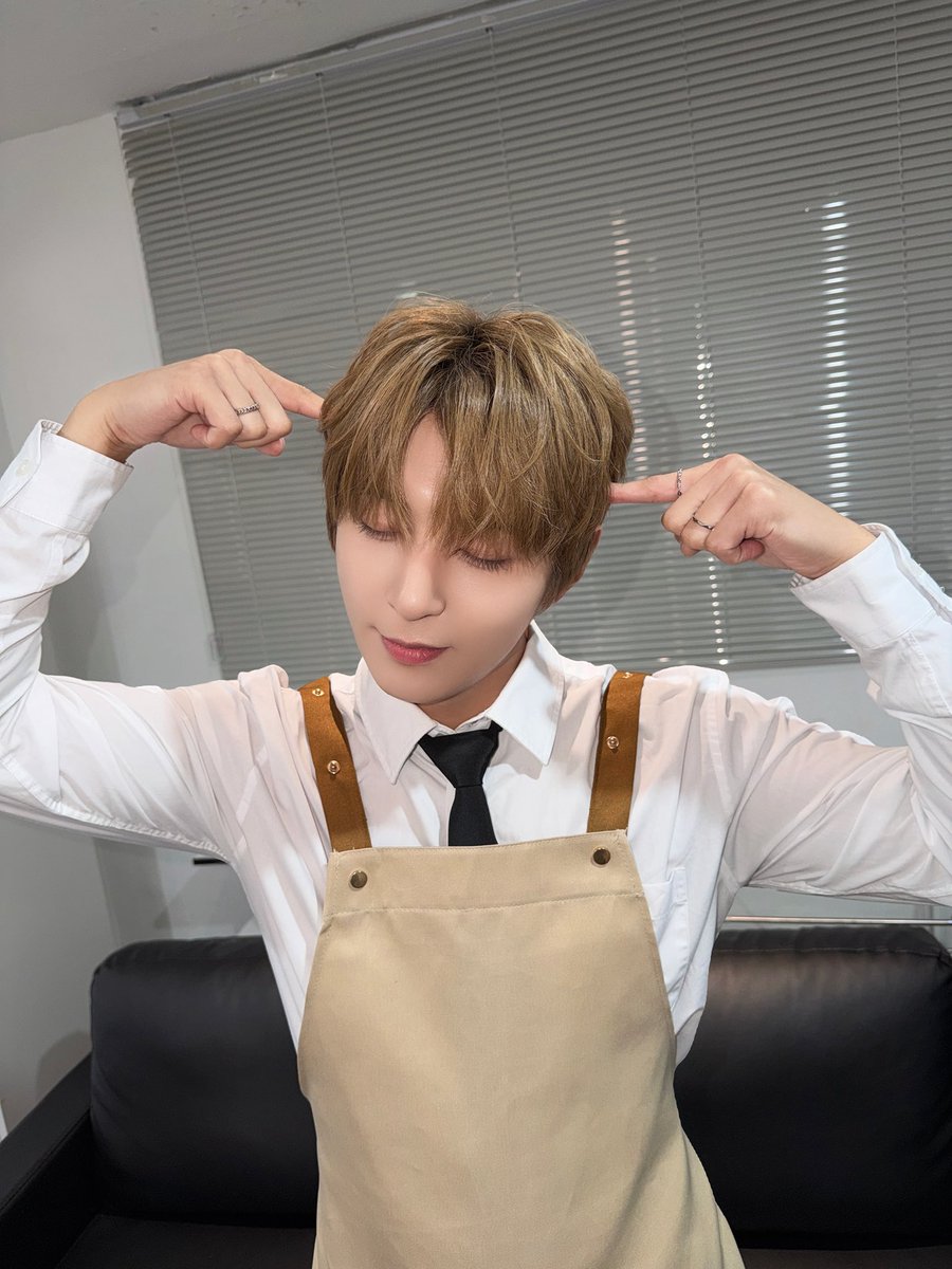 yun_n_OFFICIAL's tweet photo. [📸] 261003 최성윤 (CHOI SUNG YUN) 2nd Single Album [BLUE MOON] 발매 기념 CAFE & VIDEO CALL EVENT 안내 [케이팝투게더] 완료✔️

커피프린스 성윤 등장~🐰☕️ 
그 어떤 음료보다 달콤한 시간을 니스들과 함께해서 행복했습니다 ! 🫶
오늘이 블루문 마지막 팬싸지만, 다음에 만날 날을 생각하며 화이팅하기 💙

#최성윤 #CHOISUNGYUN #BLUEMOON