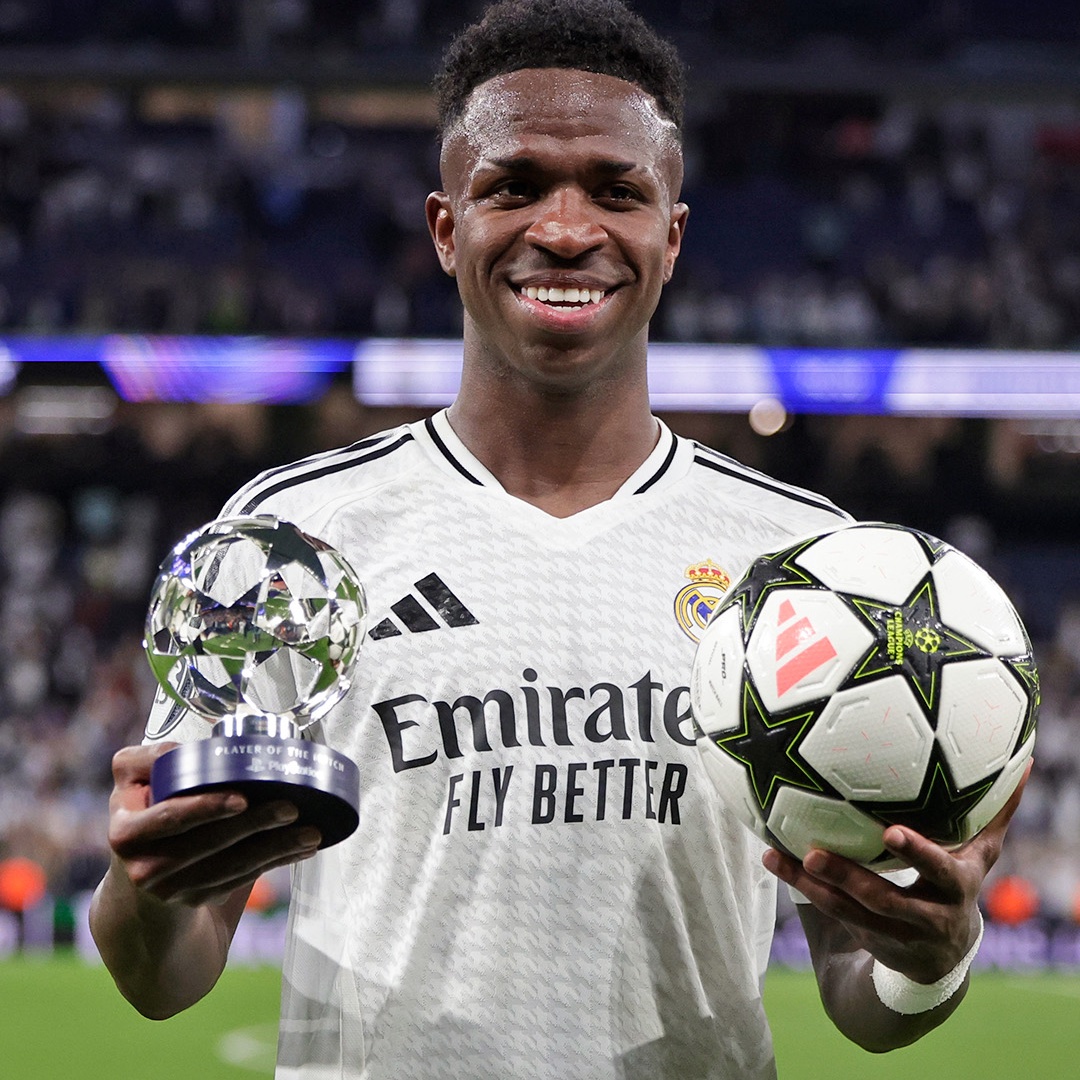 MadridXtra's tweet photo. 🗣️ Davide Ancelotti: “When Vinicius is on his game, he’s a real game-changer. You have to be aware of a player like him, because he impacts the team's overall balance. 

He has that effect because he’s such a direct, vertical player. He’s so confident in his abilities that he’s always taking players on. 

And you need a structure behind him that allows you to play that way. If you don’t have it, the match can easily get out of control. 

Because Vini is always going at the defense, he just keeps going...

You can’t change Vini, but you can change the structure behind him. And when he’s in good form, Vini wins matches for you. He’s done it plenty of times at Madrid.” @diarioas