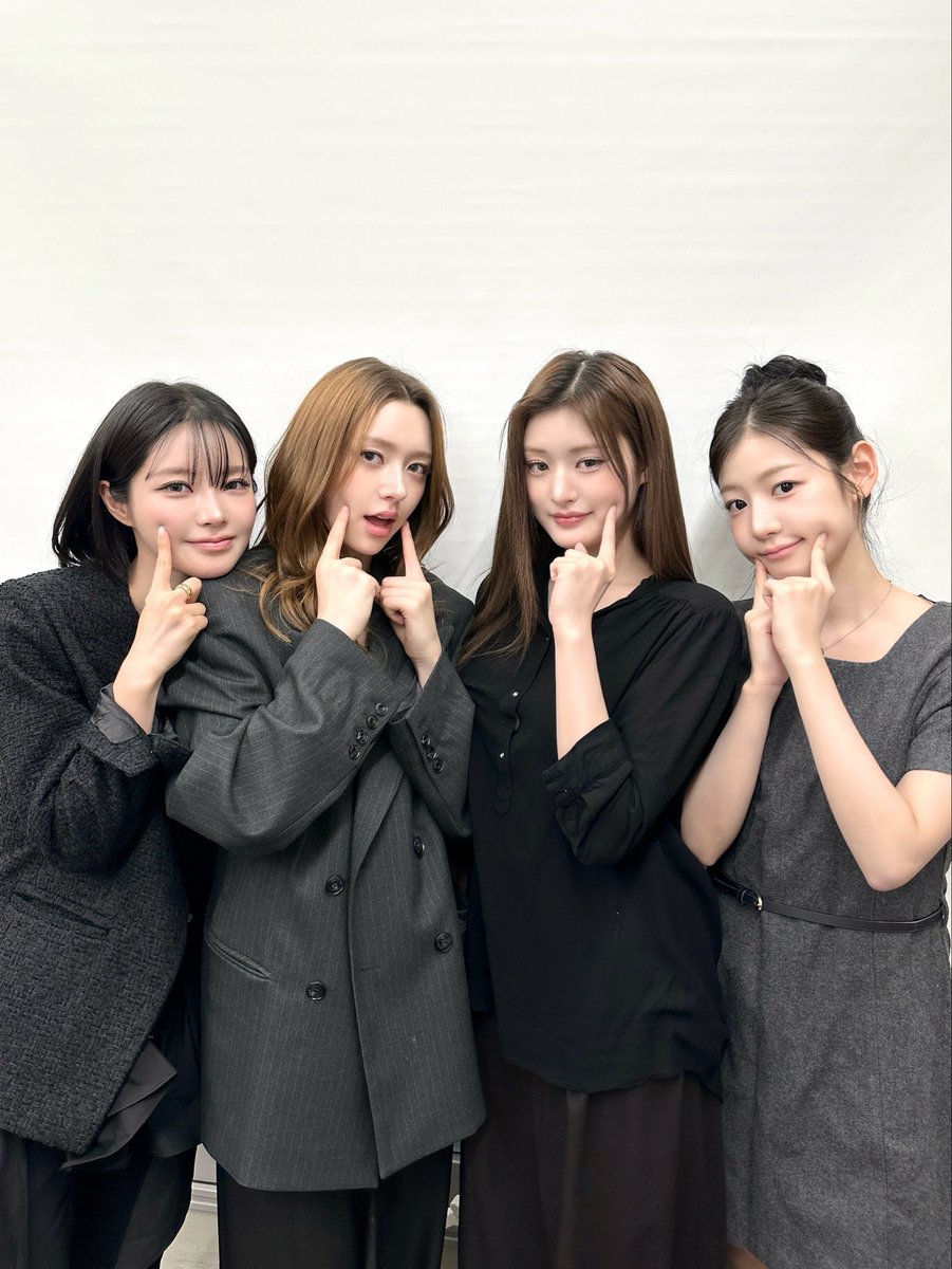 we_fiftyfifty's tweet photo. [📸] 261003 팬사인회 완료✨

Today's mood: 단정하고, 차분하게 <3

#FIFTYFIFTY #피프티피프티
#Imperfect_Iamperfect #Like_a_Bubble https://t.co/pwTCoJLFDE