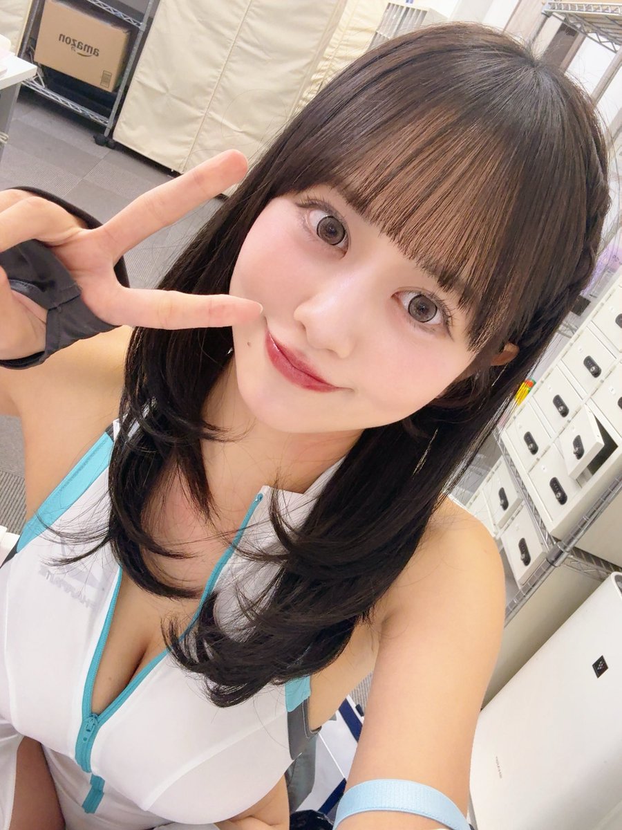 honiiiiisan's tweet photo. コサツありがとうございました🫶🏻💞
ほんとに楽しくてあっという間！！！

遠方から逢いに来てくれた方もありがとう🤍ྀི
明日はプール！！！！！🫧

チケット、郵送チェキは本日21:00迄だよ✌🏻ぜひ撮りに来てねー📸✨️ https://t.co/2E665UMGNX