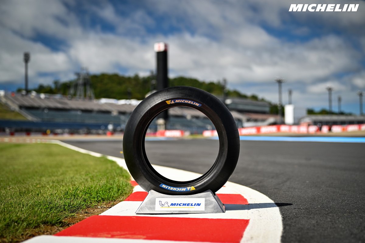 matoxley's tweet photo. People criticising Michelin should remember #MotoGP had the exact same problem at Phillip Island in 2013, when Bridgestone was the spec tyre supplier: new asphalt, which hadn't been evaluated by MotoGP machines. And at that time bikes made maybe 20% less power, plus they had no downforce aero and no ride-height devices, which dramatically increase load on the tyres. PI 2013 was reduced from 27 laps to 19, with a mandatory pit stop, because even Bridgestone's hardest rear slick wouldn't last more than 10 laps