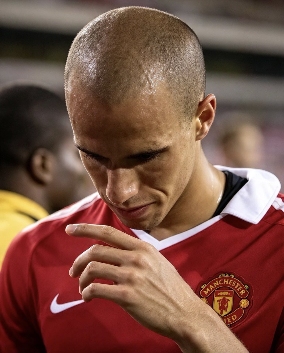 stickman1878's tweet photo. United Flops, No. 2.

Gabriel Obertan (2009-2011).

#MUFC #manchesterunited #united #unitedflops #GabrielObertan https://t.co/3b41zRg3d4