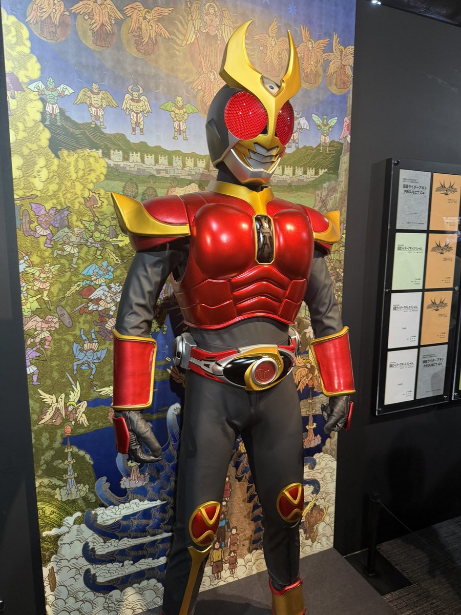 Onestepchase's tweet photo. 今日真アギト展に、親友と行っていました！！
まさか入場した瞬間賀集さんたちがおられて、嬉しすぎて号泣してしまって
賀集さんに「どうした、どうした」ってちょっと迷惑かけてしまって申し訳なかったけど、ずっと憧れで大好きなのを自分の口で言えたのがすごく嬉しかったです！！！

#真アギト展 https://t.co/gsT5OC05x0