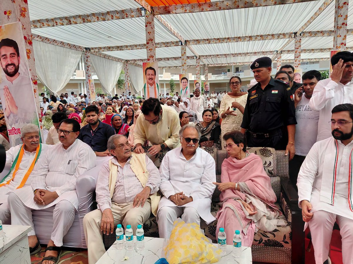 haryanvitai's tweet photo. आज उचाना में कांग्रेस ब्लाक सम्मेलन https://t.co/JvXQCIOJ1k