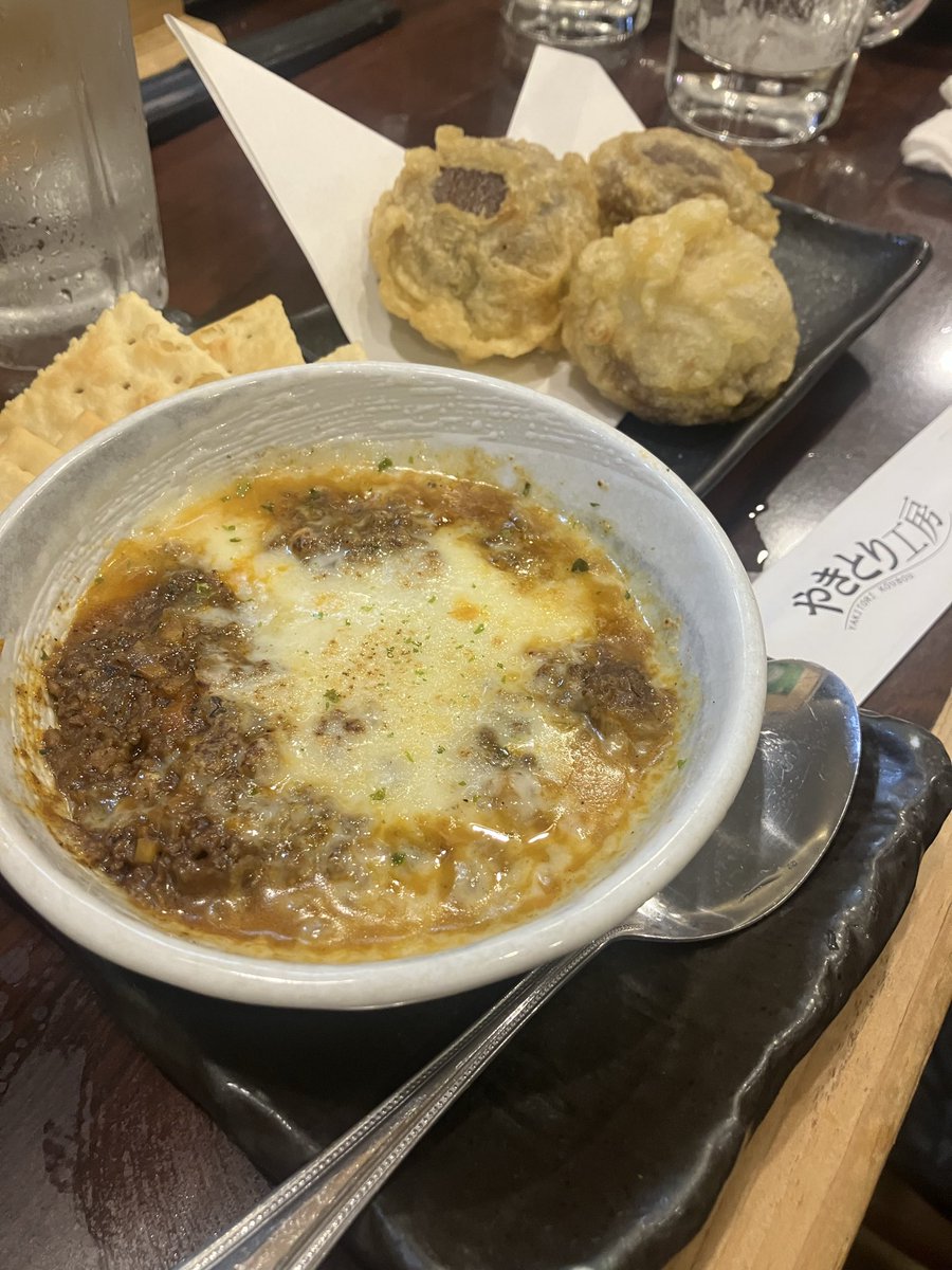 FUKUDAMOUNTAIN's tweet photo. 同期会二日酔い朝帰りに懲りもせず。
ビアーにチリコンカン！ https://t.co/FLv2UeiykQ